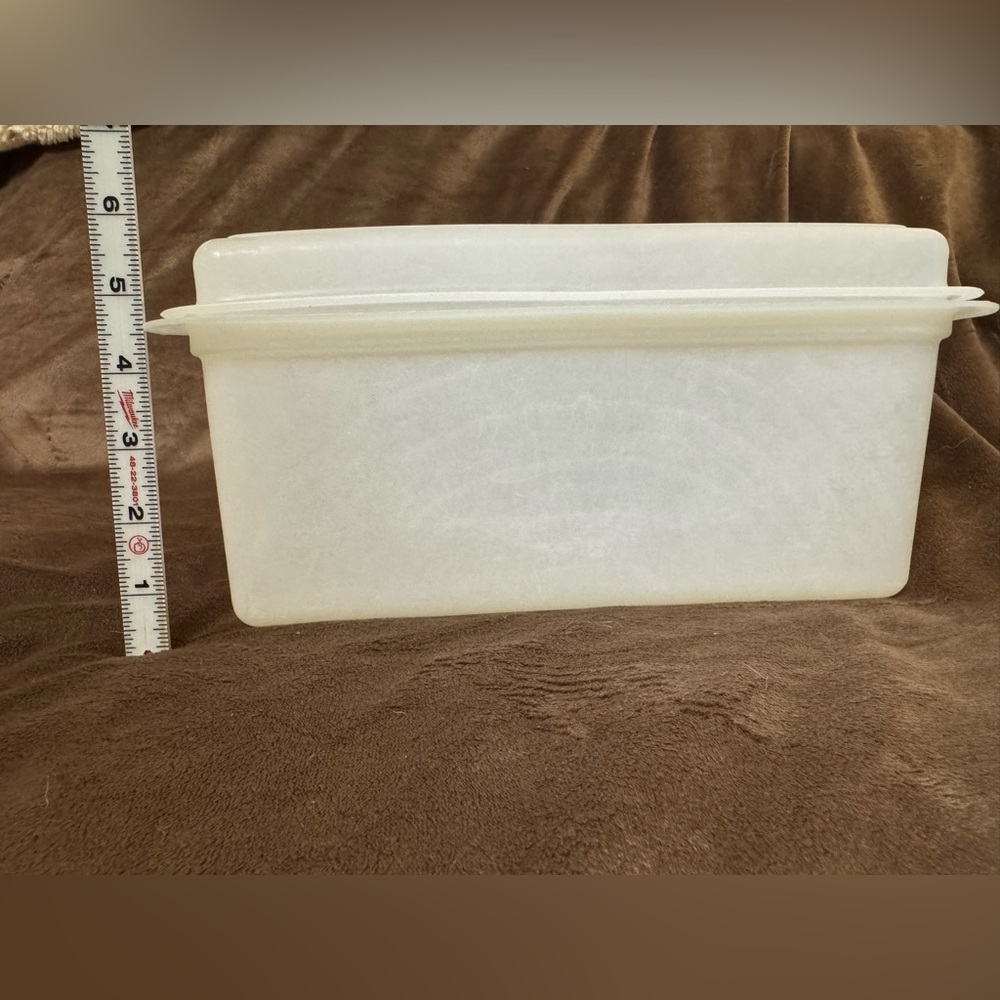 Vintage White bread Tupperware Storage Container - Picture 4 of 5